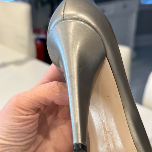 Beautiful,elegant Vintage Salvatore Ferragamo peep toe heels size 8! - Picture 7 of 16